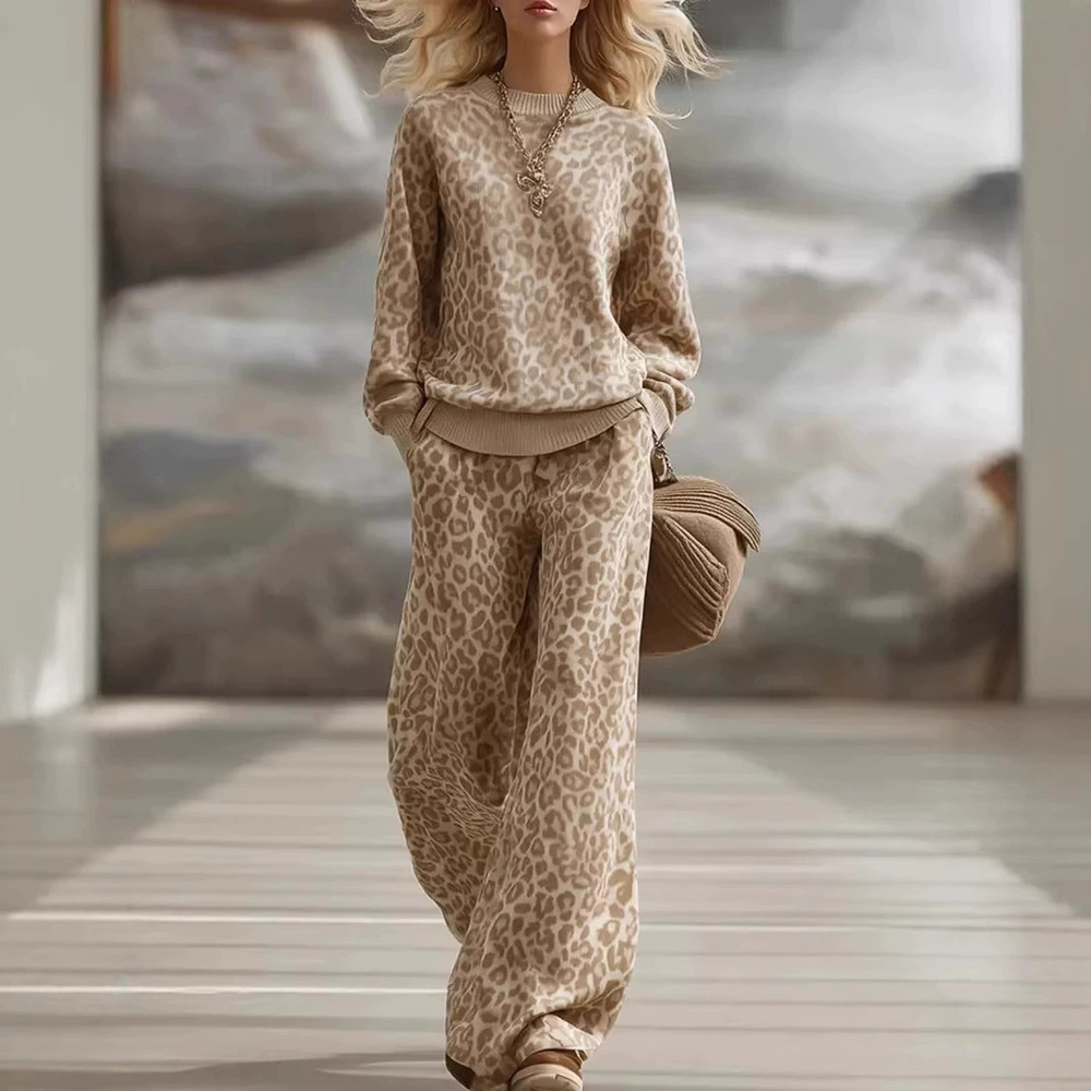 Forever 21 Winter Tan Leopard Print Long-Sleeve Slim Sweatshirt Retro Pants Set